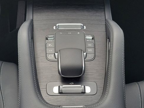 New 2026 Mercedes-Benz GLS 450 4MATIC image 19