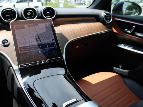 Certified 2025 Mercedes-Benz GLC 350e 4MATIC image 21