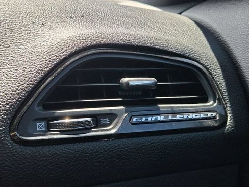 Used 2015 Dodge Challenger SXT RWD image 28