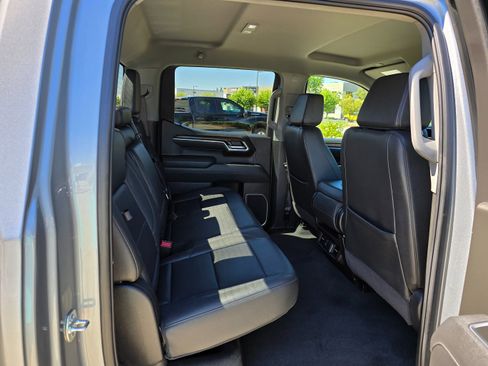 Used 2025 GMC Sierra 1500 SLT image 31