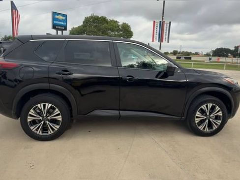 Used 2023 Nissan Rogue SV FWD image 9