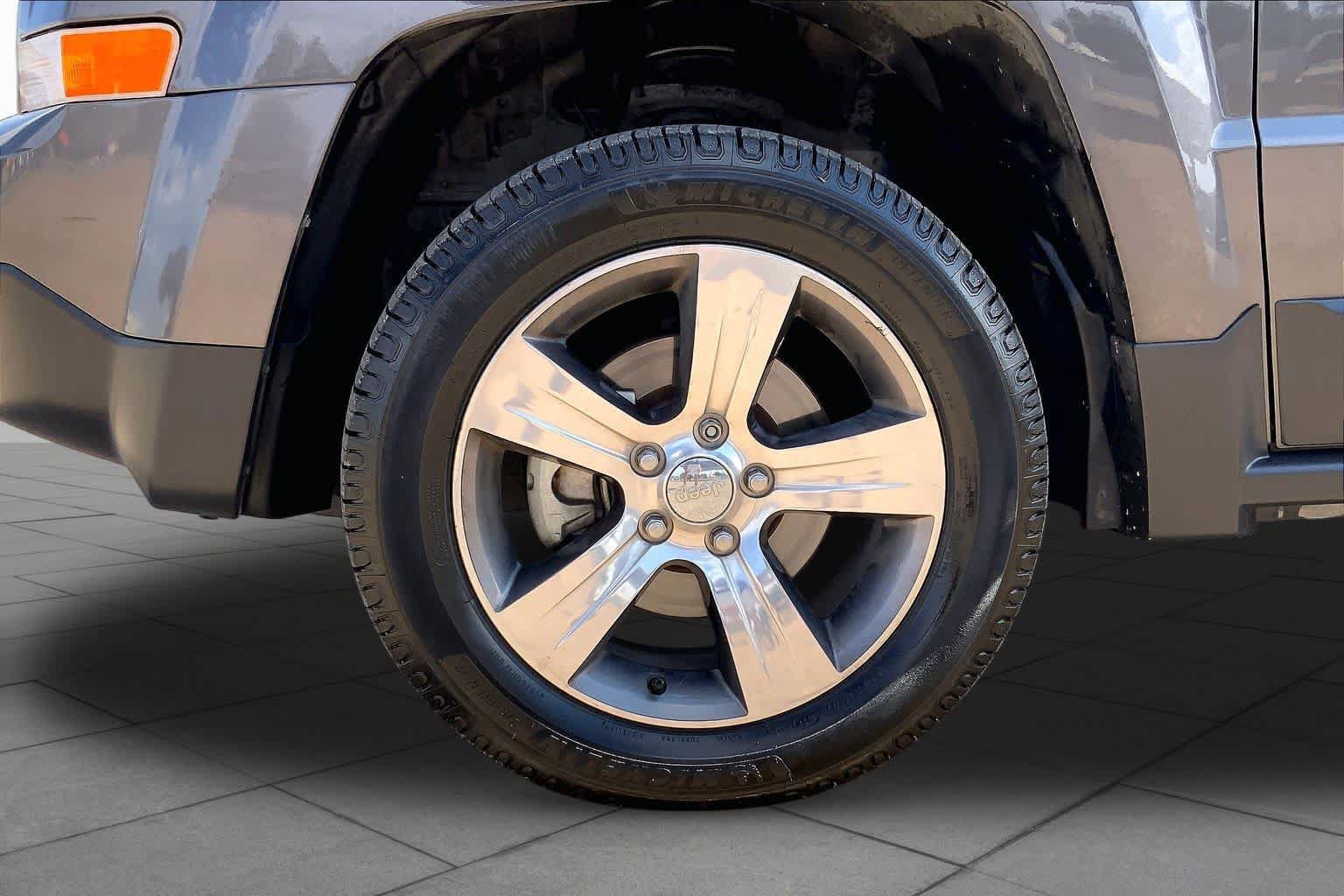 Used 2016 Jeep Patriot High Altitude FWD image 9