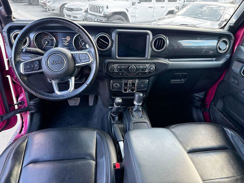 Used 2022 Jeep Wrangler Unlimited Sahara image 10