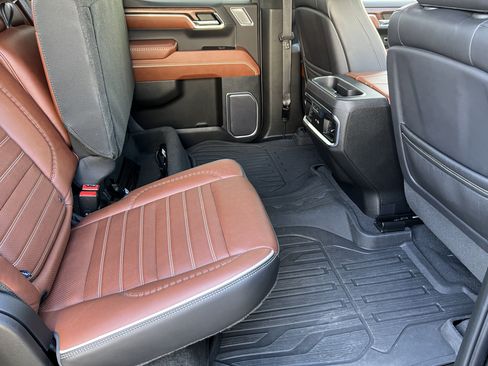 Used 2023 GMC Sierra 1500 Denali Ultimate AWD/4WD image 18