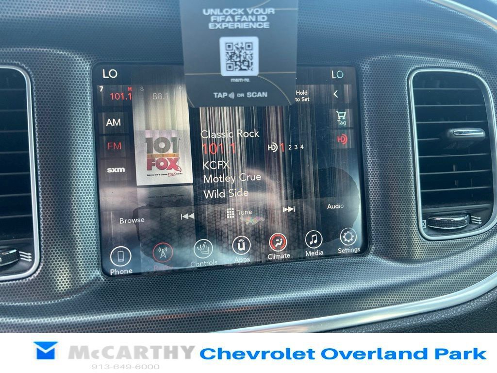 Used 2017 Dodge Charger R/T RWD image 5
