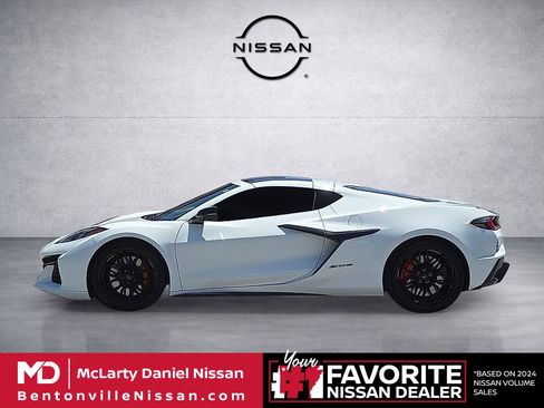 Used 2023 Chevrolet Corvette Z06 w/ Engine Appearance Package RWD image 3