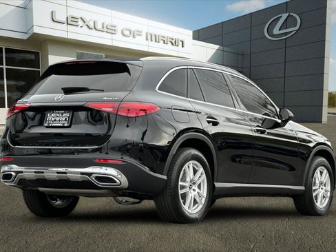 Used 2025 Mercedes-Benz GLC 300 4MATIC image 9