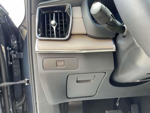 New 2026 Volvo XC90 B6 Plus image 9