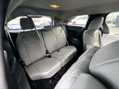 Used 2025 Toyota Sienna XLE w/ XLE Plus Package image 27
