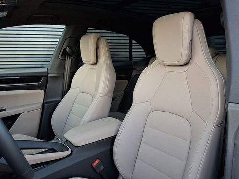 New 2026 Porsche Macan 4 Electric AWD/4WD image 5