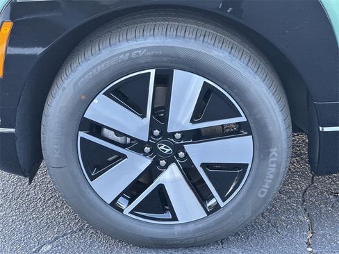 Used 2026 Hyundai Ioniq 9 SEL image 11