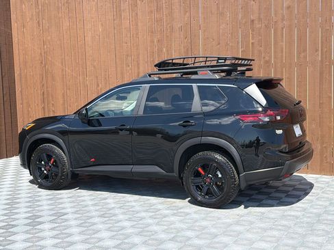 Used 2025 Nissan Rogue SV image 13