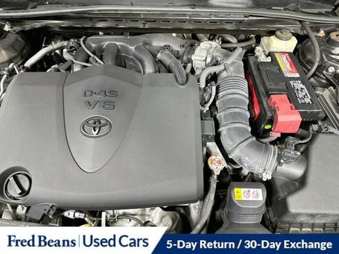 Used 2018 Toyota Camry XLE w/ Driver Assist Package FWD image 38