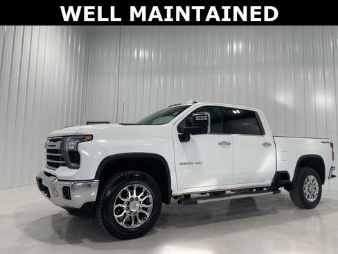 Used 2024 Chevrolet Silverado 2500 LTZ image 2