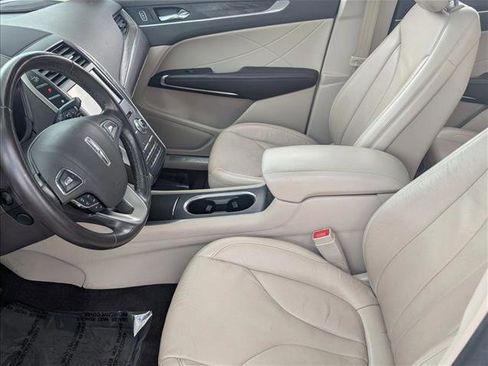 Used 2019 Lincoln MKC Reserve FWD image 14