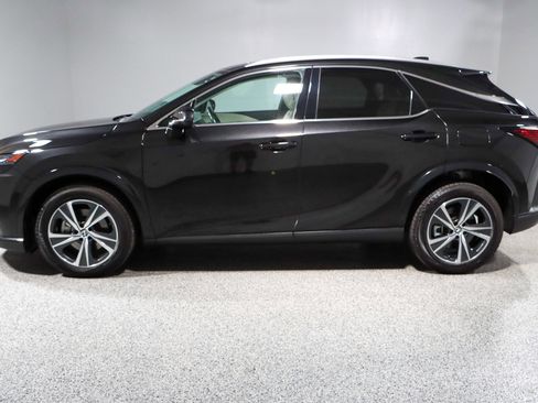 Used 2023 Lexus RX 350 Premium w/ Accessory Package AWD/4WD image 10
