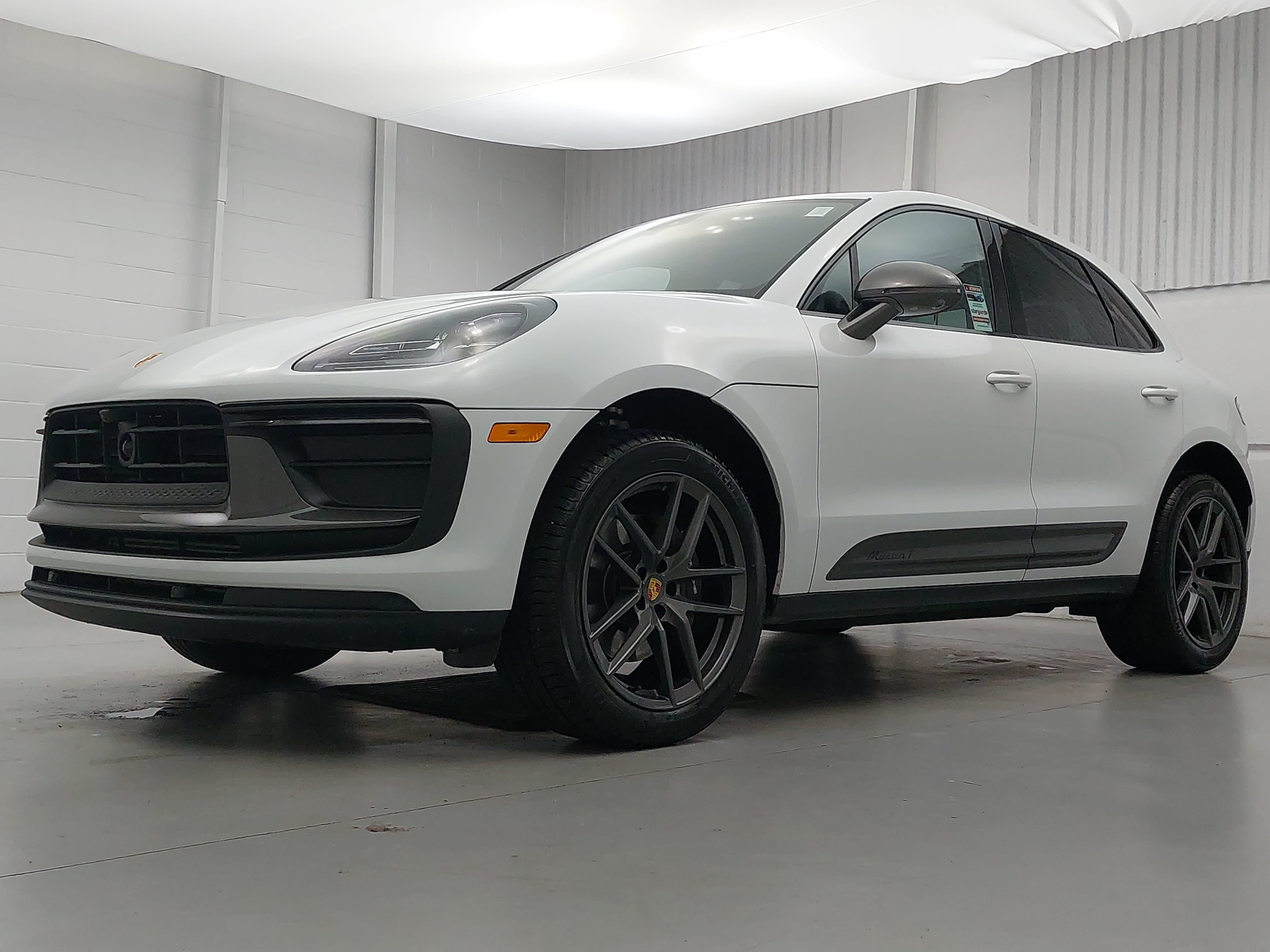 Certified 2026 Porsche Macan Turbo AWD/4WD image 1