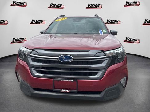 Used 2025 Subaru Forester Premium AWD/4WD image 2