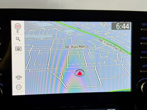 Used 2023 Toyota Sienna Limited image 16