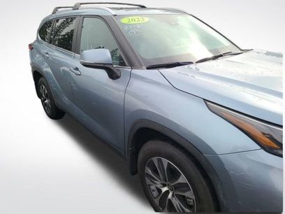 Used 2023 Toyota Highlander XLE