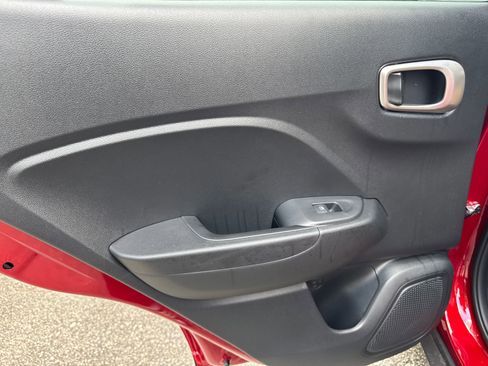 New 2025 Hyundai Venue SEL image 21