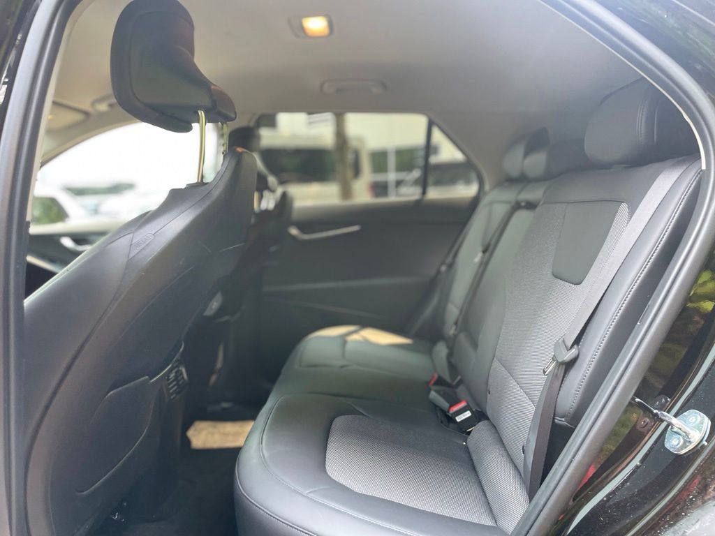 Certified 2024 Kia Niro Wind w/ Wind Preserve Package FWD image 19