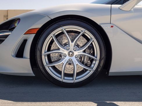 Used 2020 McLaren 720S Performance RWD image 16