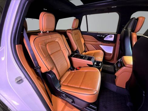 Used 2023 Lincoln Aviator Black Label w/ Jet Package AWD/4WD image 25