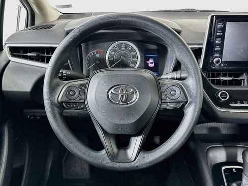 Used 2021 Toyota Corolla LE FWD image 17