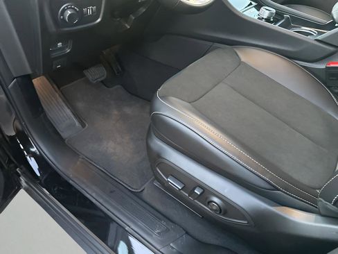 New 2025 Jeep Grand Cherokee L Altitude image 28