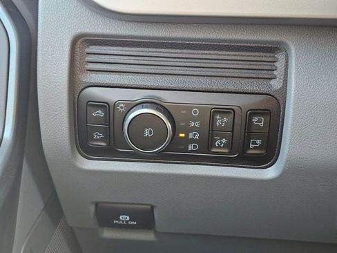 New 2025 Ford F350 XLT w/ Black Appearance Package image 28
