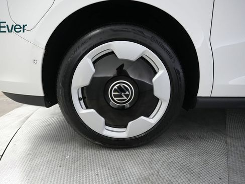 Used 2025 Volkswagen ID. Buzz Pro S RWD image 22
