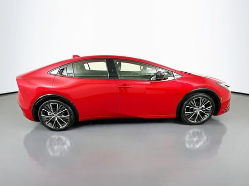 Used 2025 Toyota Prius XLE image 4