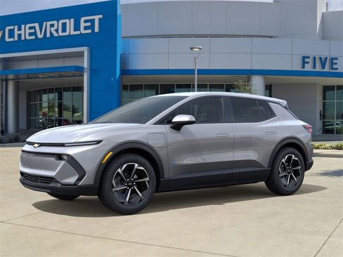 New 2026 Chevrolet Equinox EV LT image 2