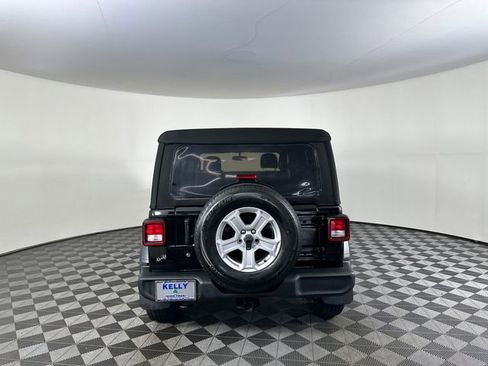 Used 2018 Jeep Wrangler Unlimited Sport S image 7