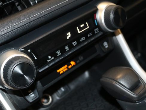 Used 2021 Toyota RAV4 LE image 42