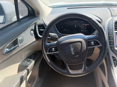 Used 2020 Lincoln Nautilus Reserve FWD image 18