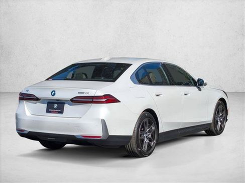 Used 2026 BMW i5 eDrive40 RWD image 2