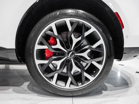 Used 2021 Aston Martin DBX AWD/4WD image 51