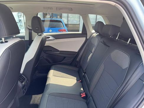 New 2025 Volkswagen Taos SE image 11