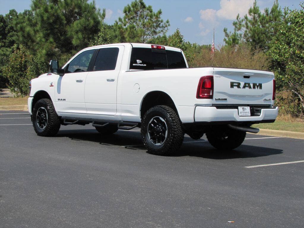 Used 2026 RAM 2500 Laramie AWD/4WD image 7