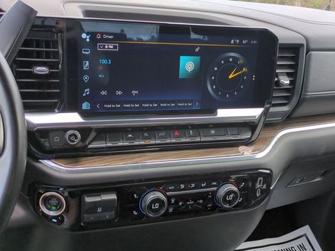 Used 2025 Chevrolet Silverado 1500 LT image 17