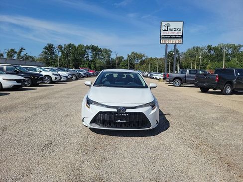 Used 2022 Toyota Corolla LE FWD image 6