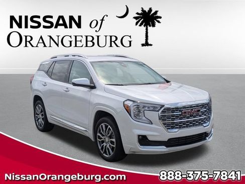 Used 2022 GMC Terrain Denali w/ Denali Premium Package AWD/4WD image 1