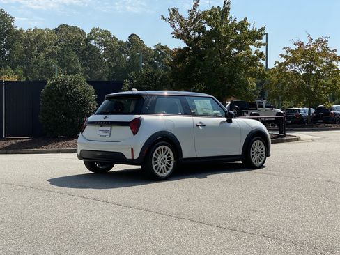 Used 2026 MINI Cooper 2-Door Hardtop FWD image 3