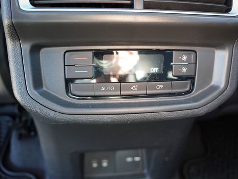 Used 2024 Volkswagen Atlas Peak Edition SEL AWD/4WD image 21