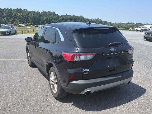 Used 2022 Ford Escape SE FWD image 3