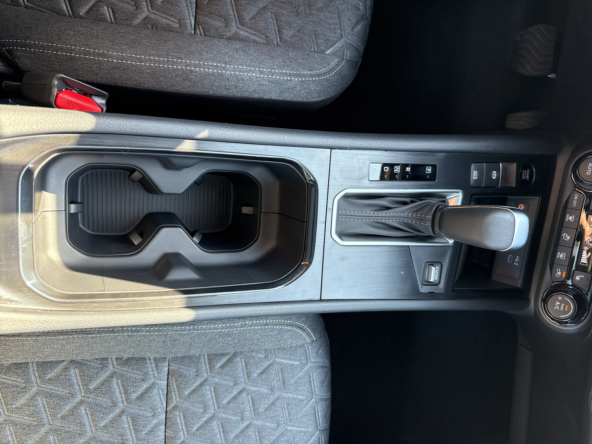 New 2027 Nissan Kicks SV AWD/4WD image 9