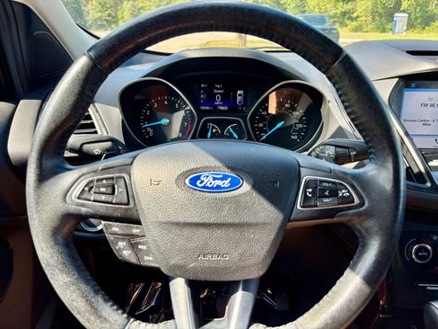 Used 2017 Ford Escape Titanium FWD image 22
