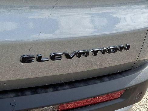New 2025 GMC Acadia Elevation FWD image 21